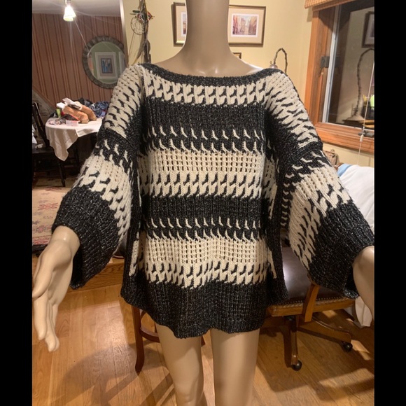 🎁VS LIMITED EDIT FAB s S-XL GRAY/CREAM🎁 - Picture 5 of 11